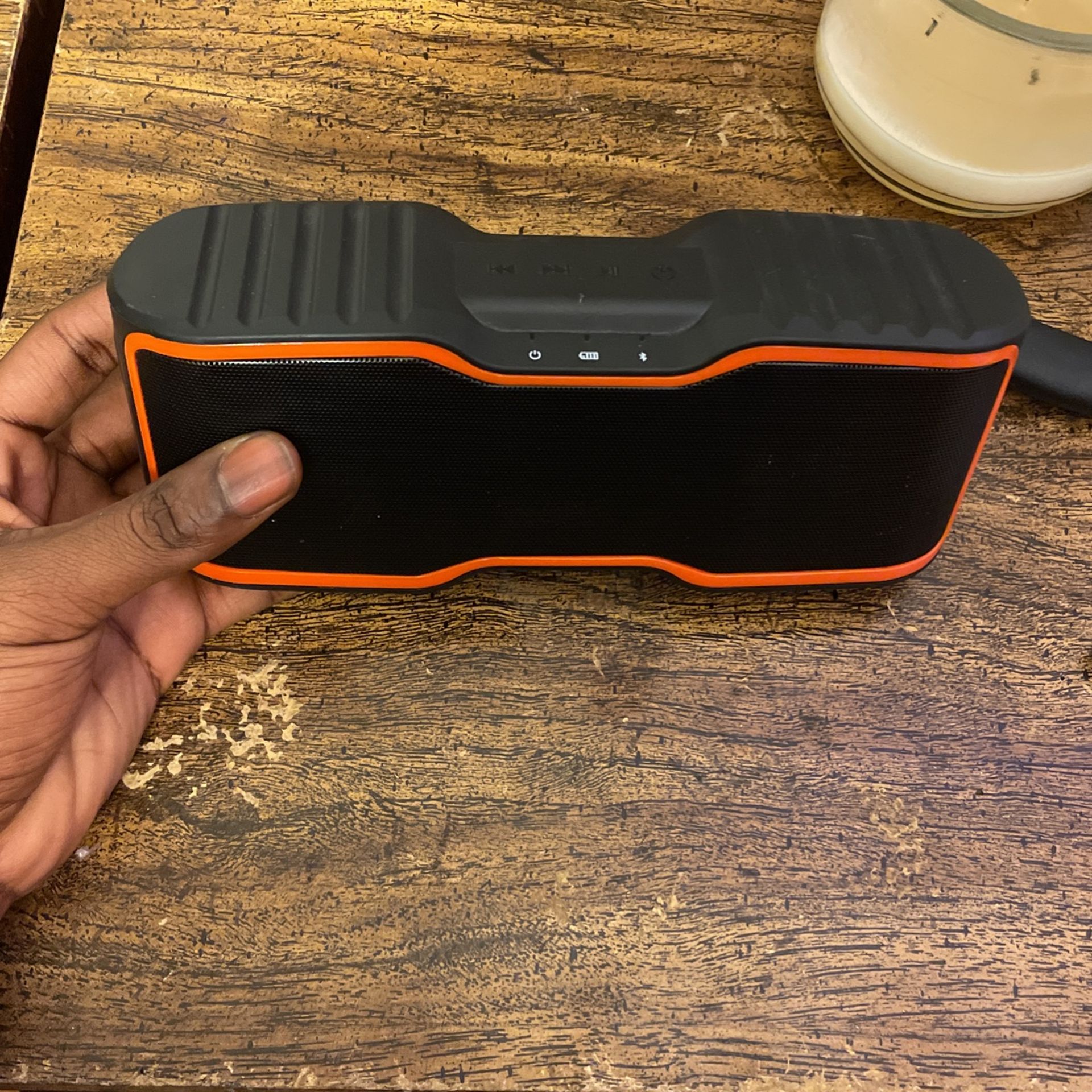 AOMAIS Bluetooth speaker