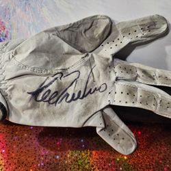 LEE TREVINO HAND SIGNED USED GOLF GLOVE ( Bridgestone glove)     LEGENDARY GOLFER W/COA       
