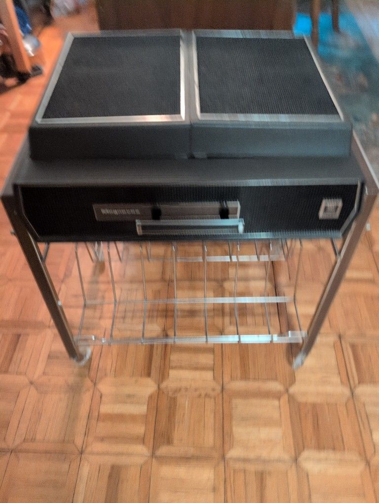 Magnavox Stereophonic Record Player Model Number 1p 2516 With Stand