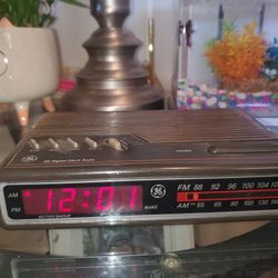 GE Alarm Clock Radio. Its Antique 45 Years Old Very Good Working Conditon.