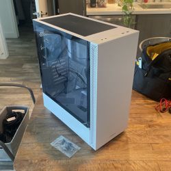 Lian Li Mid-tower Gaming Computer Case