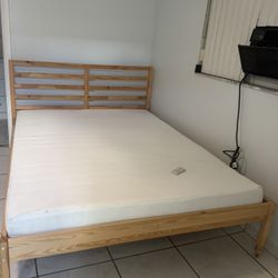 Full Bed Mattress W Wooden Bed Frame