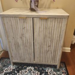 Modern Storage Cabinet, Fluted Sideboard Cabinet with Adjustable Shelves, Accent Buffet Cabinet with Storage, Multifunctional Console Cabinet for Livi