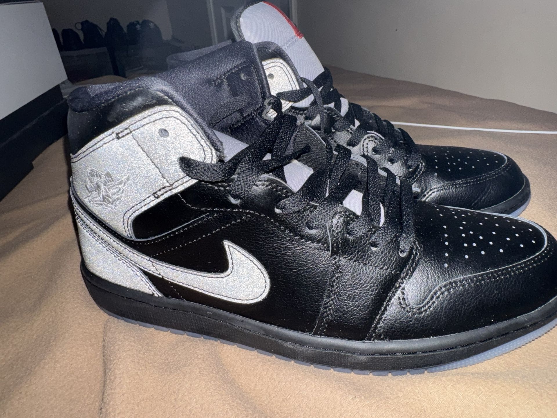 Size 11- Nike Air Jordan 1 Mid SE Black Metallic Reimagined HV5177-010 Worn Once