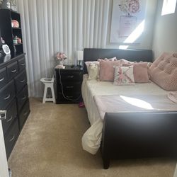 Bedroom Set 