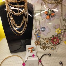 #1672, LOT OF  VINTAGE NECKLACES, BRACELETS &  STRETCH RING  

