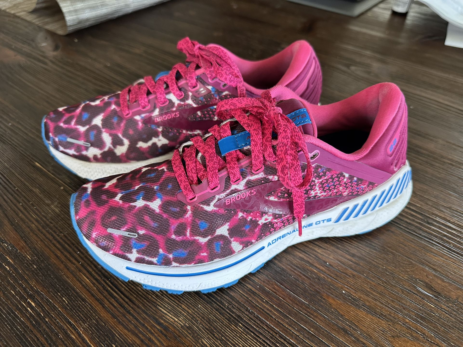 Brooks Adrenaline Gts 22 Run Wild Leopard Women`s Running Shoes Size 8.5