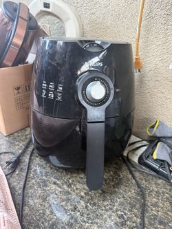 Black Philips air fryer HD9226.