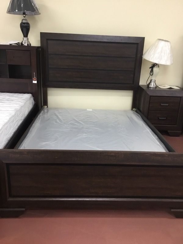 Full size bed