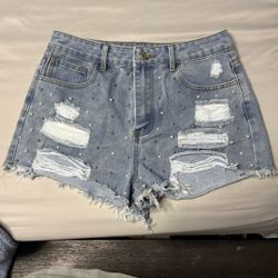 Jean Shorts With pearls