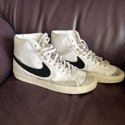 Nike Blazer Mid 77 Size 8M