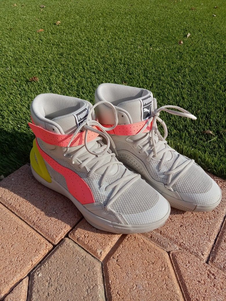 Puma High-Top Shoes Size 9