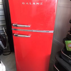 Vintage Looking Refrigerator