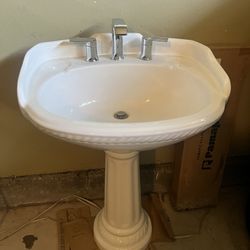 Pedestal Sink / Vanity /bathroom