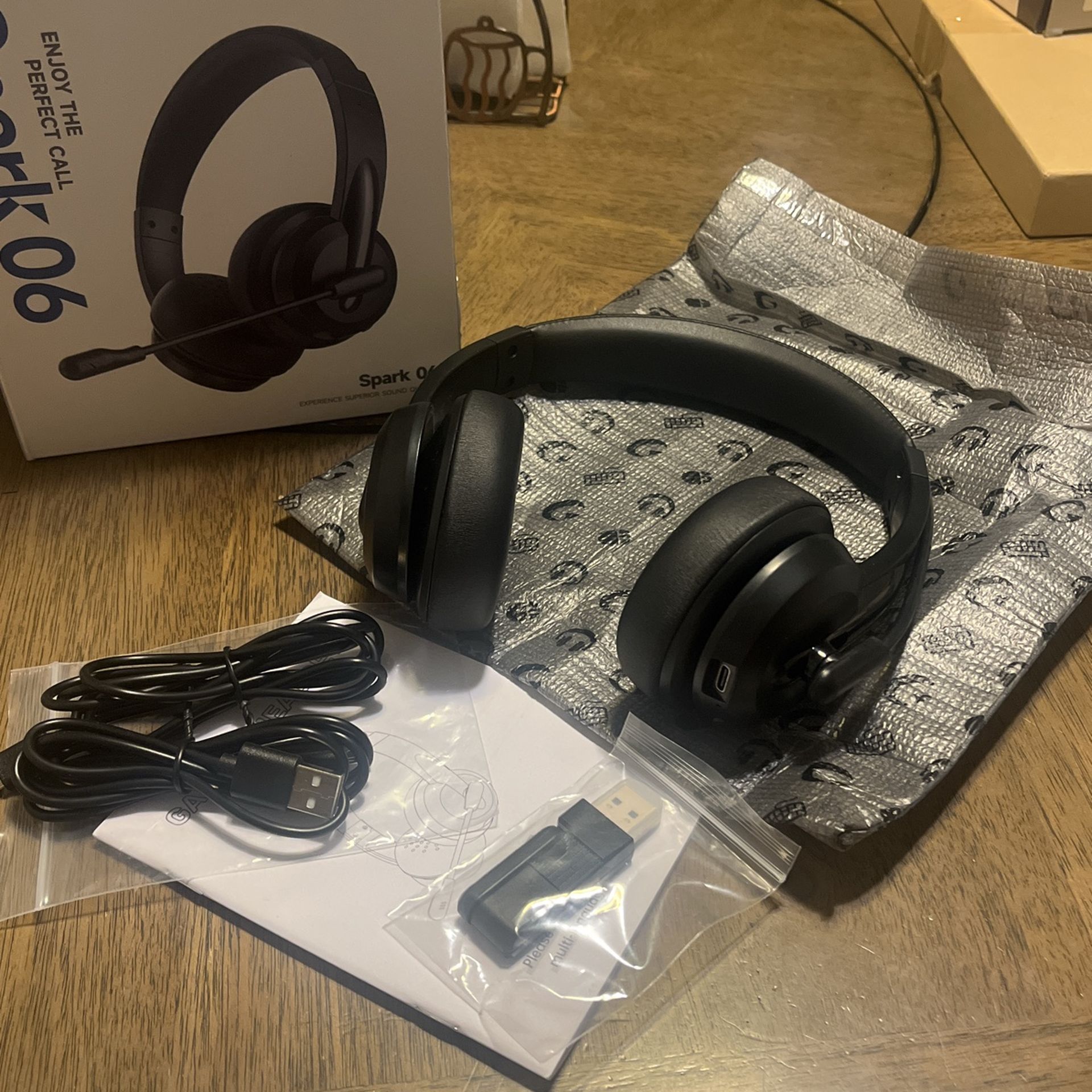 Wireless Headset with Mic for Work Clear Calls, Wireless Computer Headset Bluetooth V5.3 Headphones with Mic Mute & USB Dongle for PC, Laptop, iPhone,