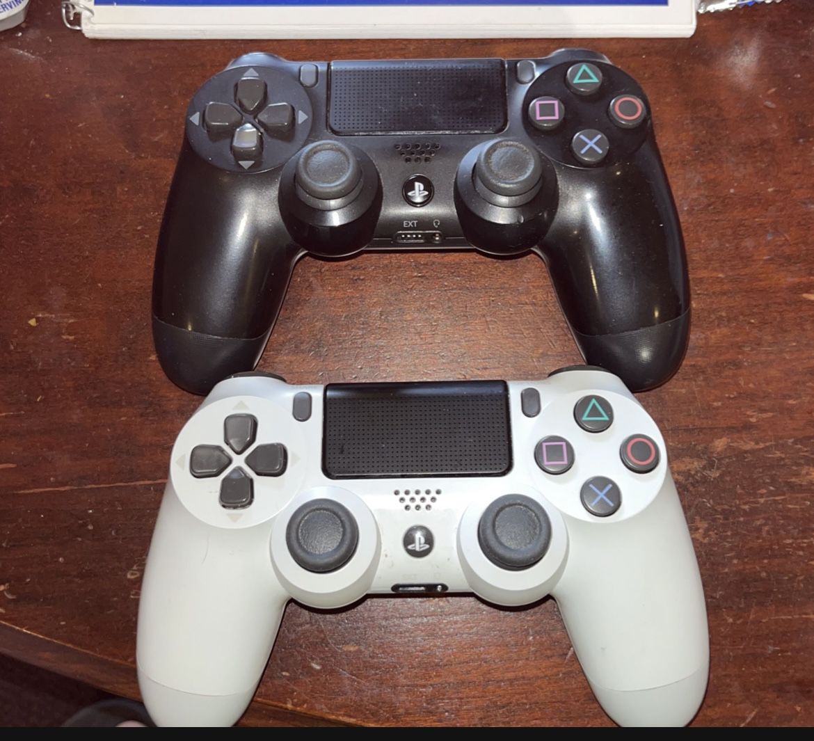Sony Wireless PS4 Controllers (X2)