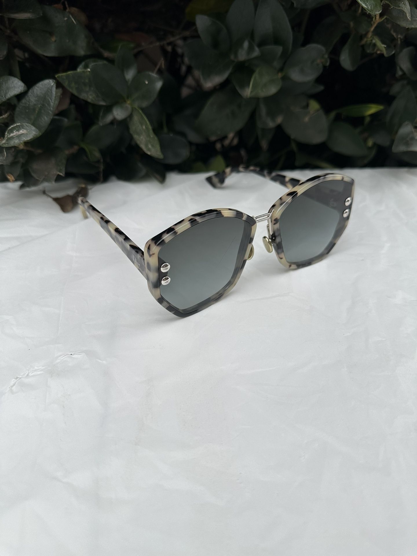 CHRISTIAN DIOR Addict Women's White Irregular Sunglasses, has scratches