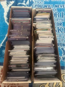 Sports cards look at des