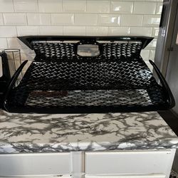 New Front Grille W/Trim Molding Gloss Black Set 4pcs Fits Lexus CT200H 2014-17