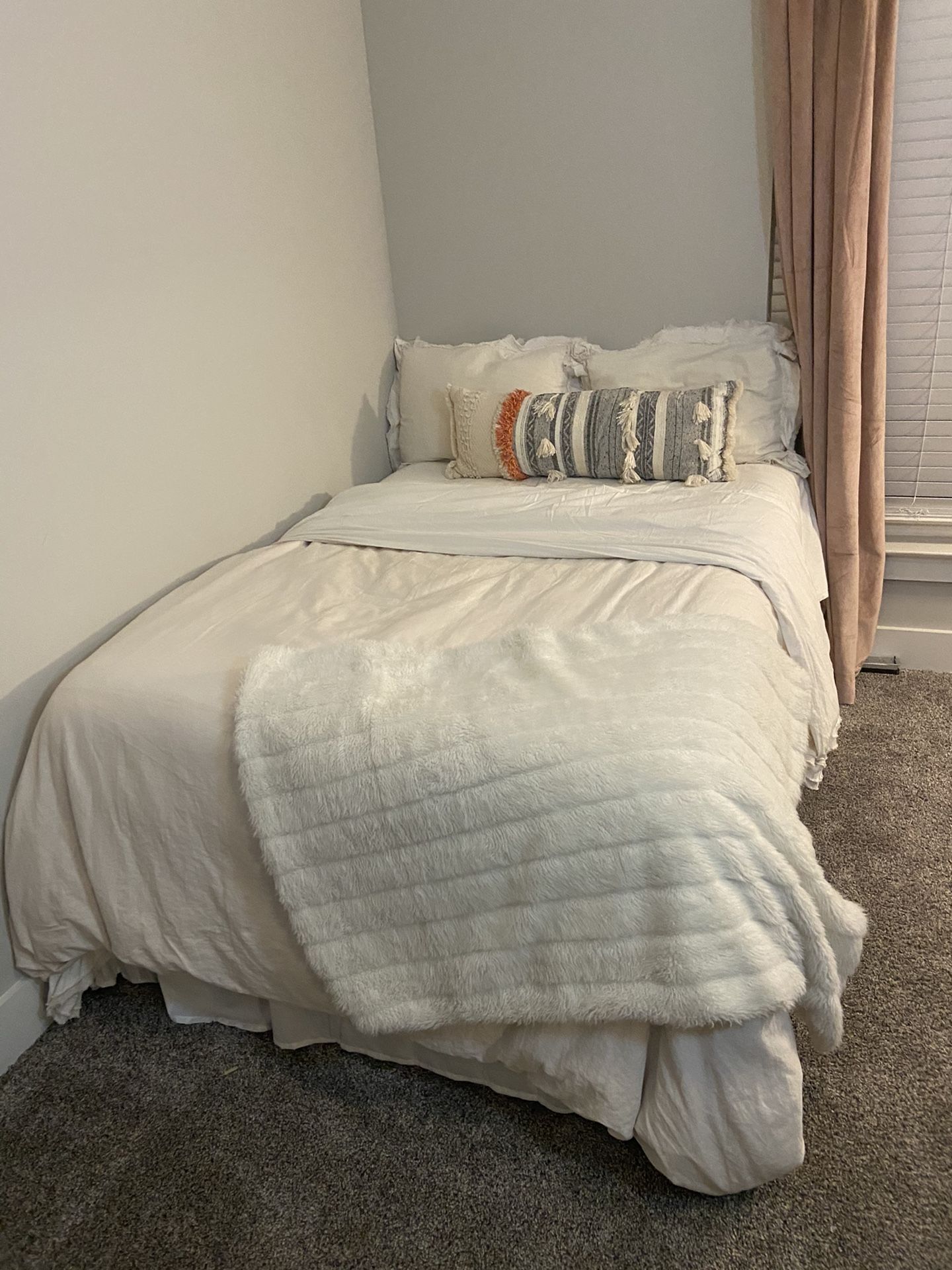 Full Sized Bed Set For Sale for Sale in Nashville, TN OfferUp