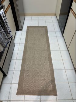 Free 6’ x 2’ runner rug