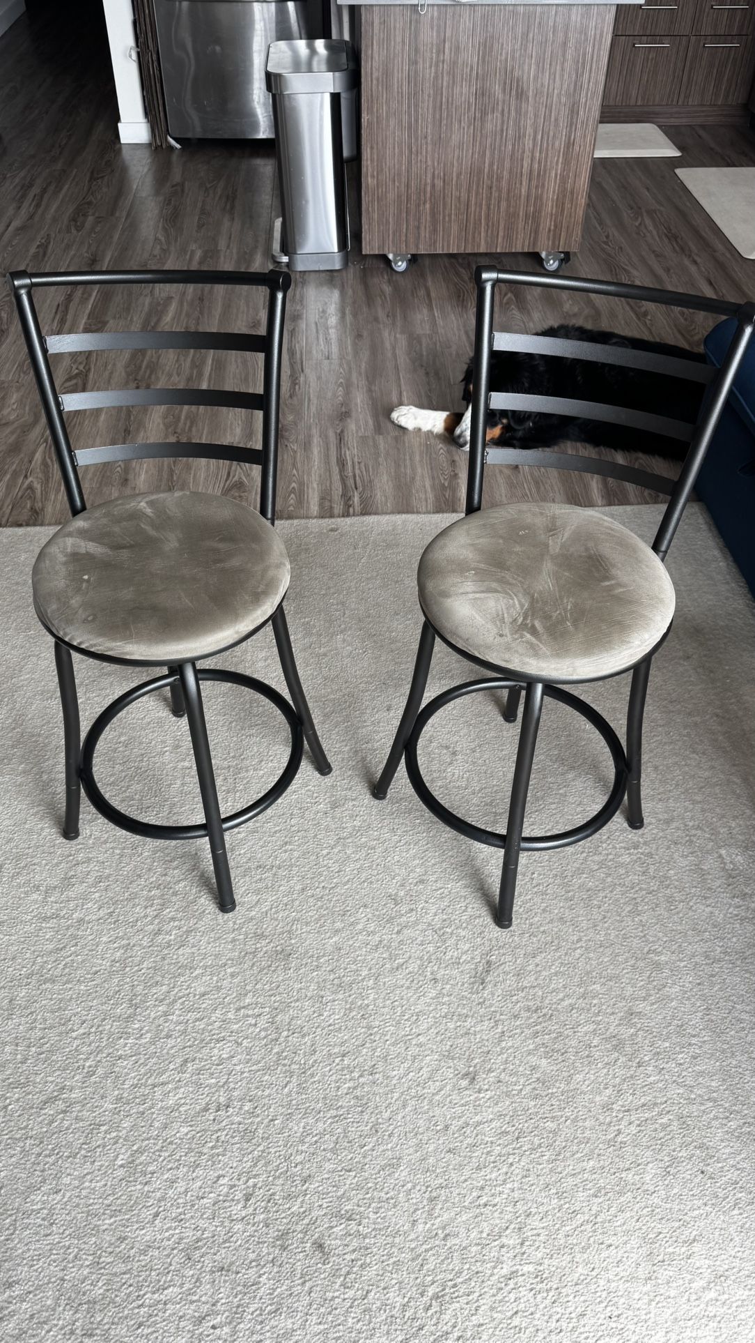 3 Bar Stools
