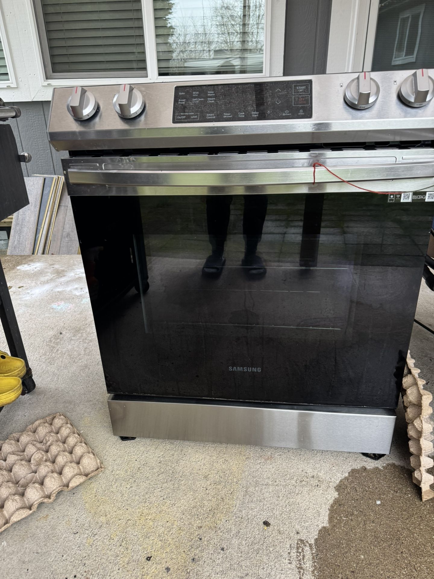 Samsung 6.3 cu.ft. Slide-In ELECTRIC Range with 5 Element Cooktop 