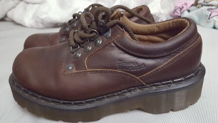 SHOES DR MARTEN SHOES SIZE 8