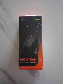 140W GaN PD3.1 USB-C charger