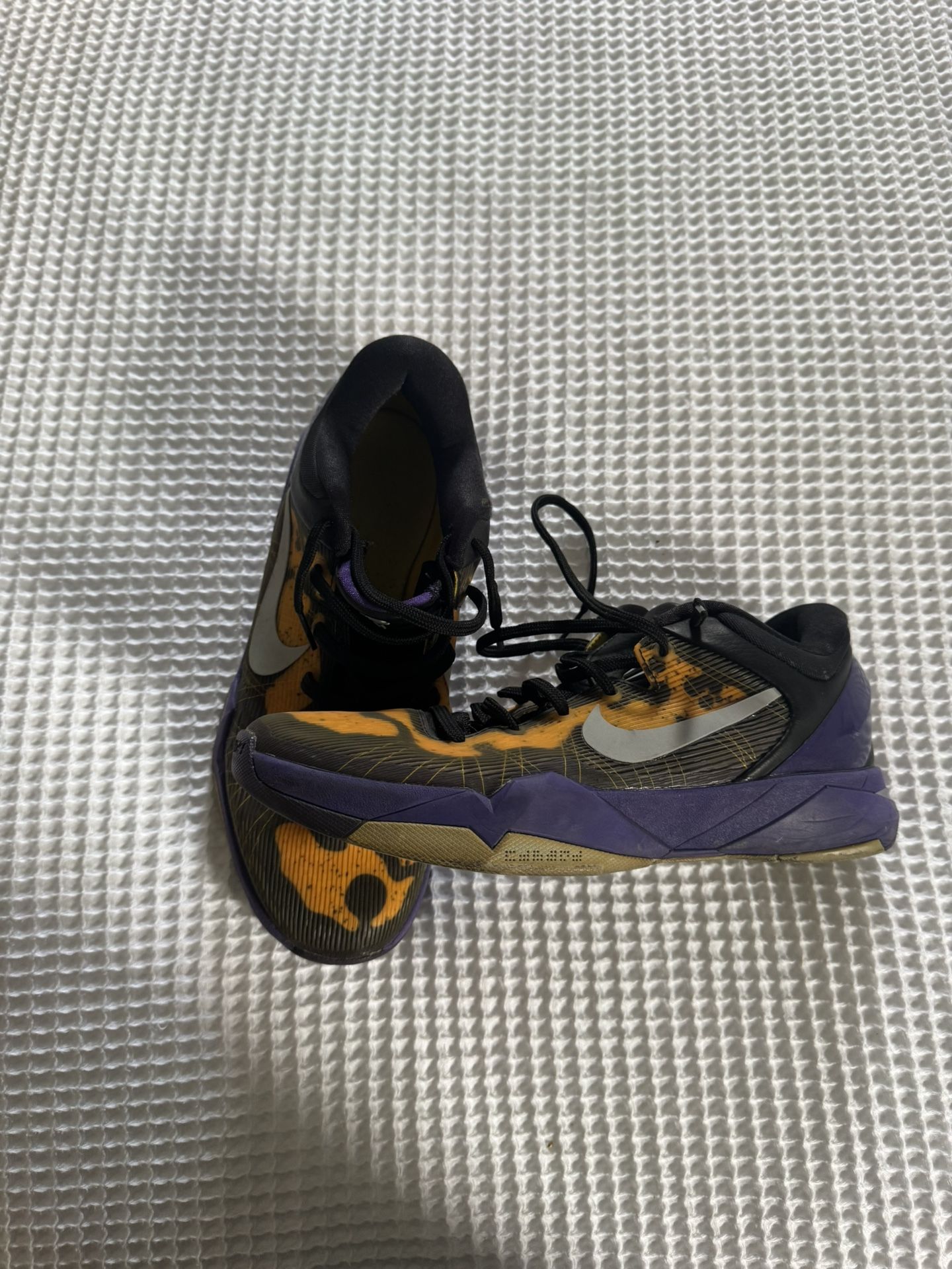 Kobe 7 Poison Dart Frog (LAL)