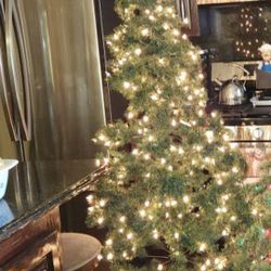 Chritmas Tree 4.5 Feet Tall..