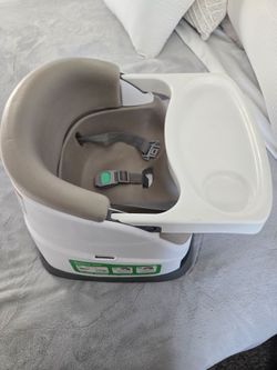 Baby booster seat with tray