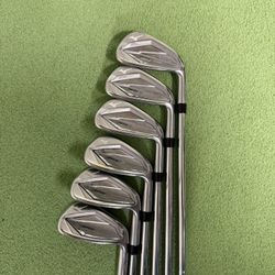 Mizuno JPX 923 Forged Iron Set 5-PW DG 105 S300