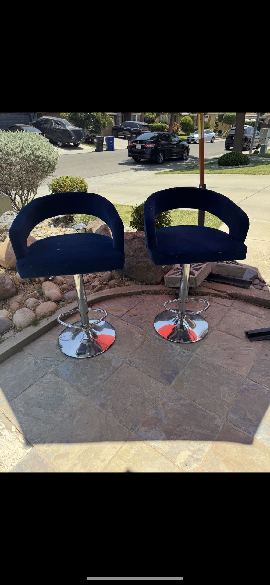 Hyrdraulic Blue Bar Stools