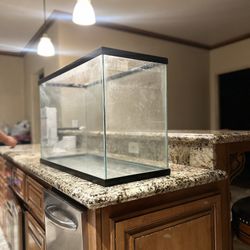Fish tank 