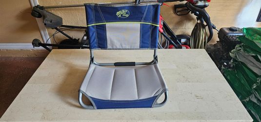 Bass Pro Shops Suspended Stadium Seat