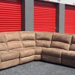 MODULAR SECTIONAL SOFA W 3 POWER RECLINERS & ADJUSTABLE HEADREST - delivery is negotiable