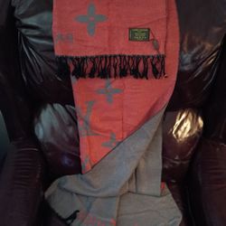 Louis vuitton scarf for Sale in Phoenix, AZ - OfferUp