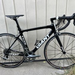 Giant TCR Advanced Carbon Road Bike Medium 54cm! Very Nice!