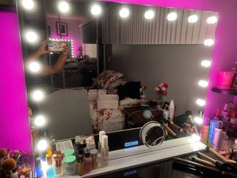 Hollywood vanity mirror