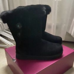 NIB Boots 9