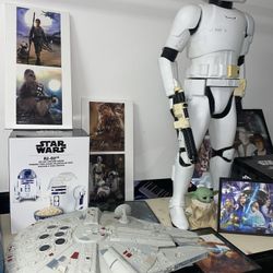 Star Wars Figures , Popcorn Machine And Toaster And Canvas 