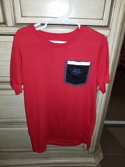 Boys size small Nike shirt