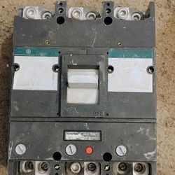 GE 3 Pole 800 Amp