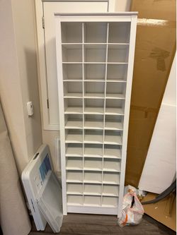 White Shoe Organizer – Holds 36 Pairs | 23.5” x 71” | Great Condition
