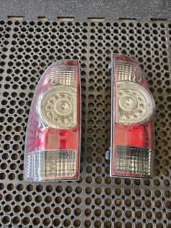 Tacoma Gen2 taillight housing