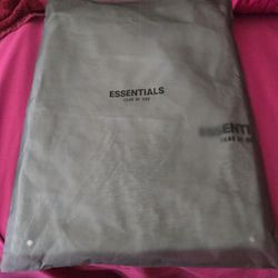 ESSENTIAL SHIRT SIZE ( S )