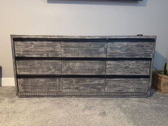 Dresser and 2 night stands