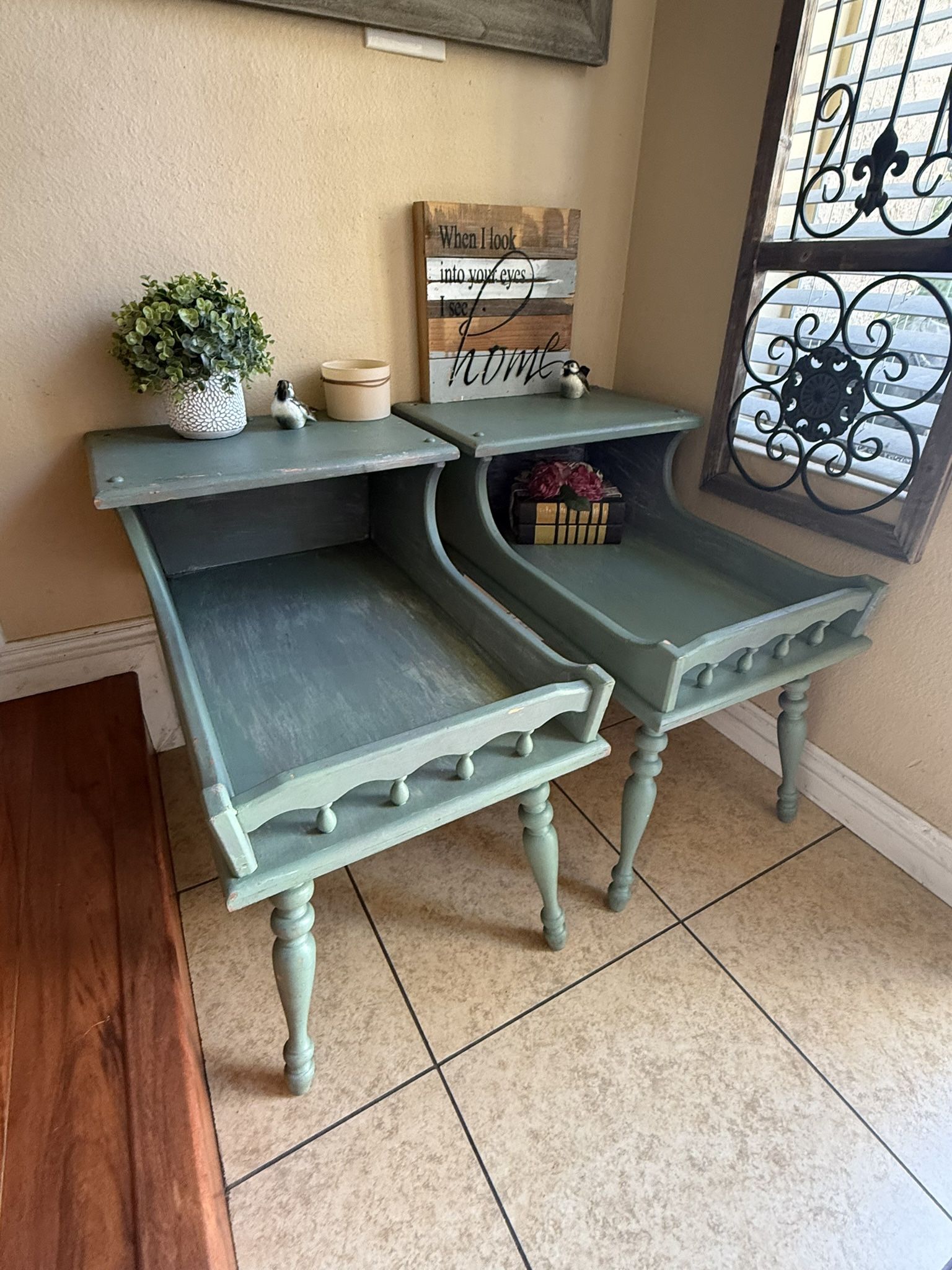Vintage Shabby Chic Accent/End Tables