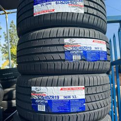 235/40/19 atlander Set of Brand new tires on special set de llantas nueva en especial